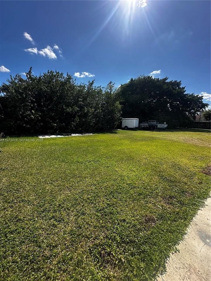 10452 Sw 177th St #10452 - Photo 4 of 29