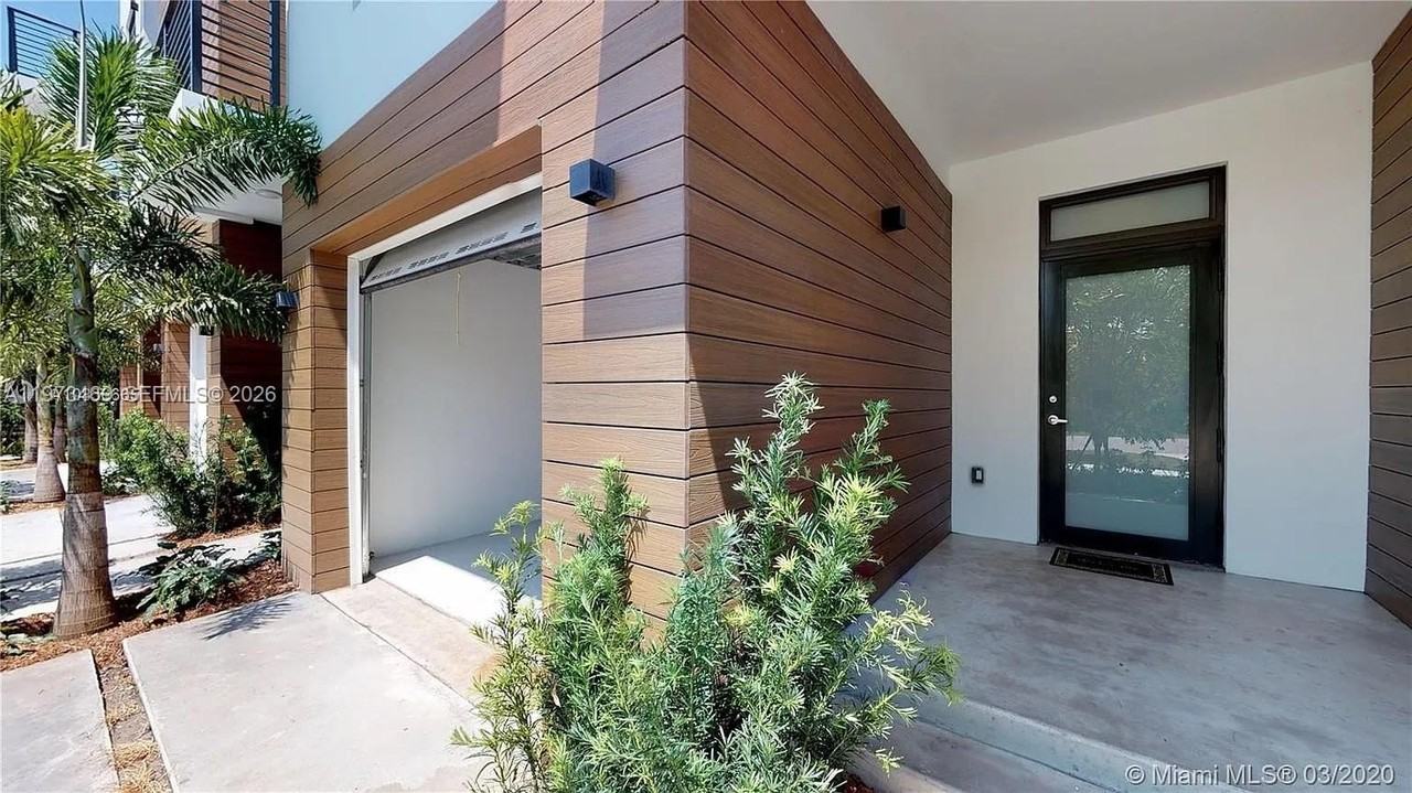 1503 N 17th Ave #0 - Photo 2 of 15