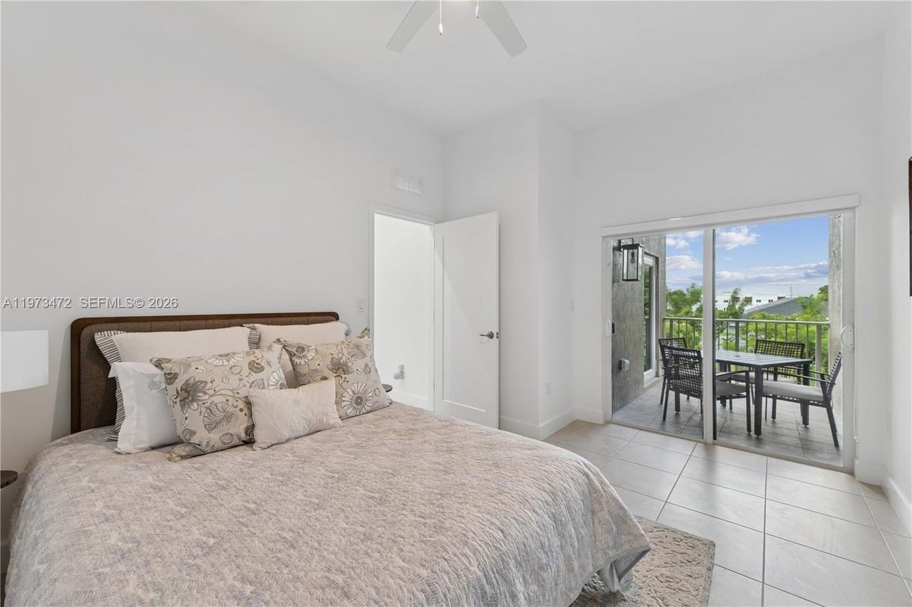 355 Nw 30th Ave #0601 - Photo 2 of 19