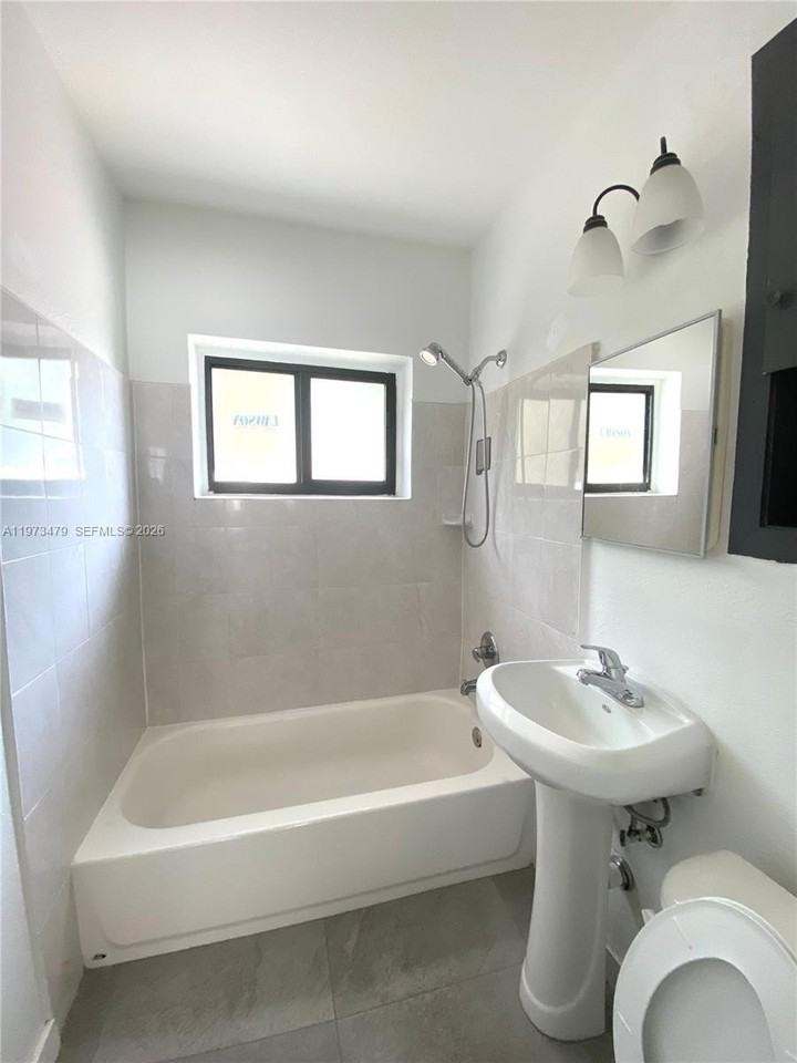 165 Ne 56th St #1 - Photo 5 of 6