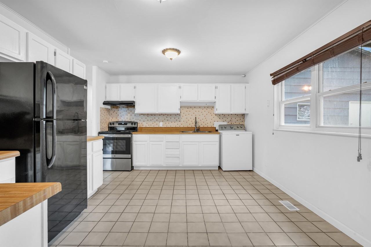 2719 E High St #1 - Photo 4 of 11