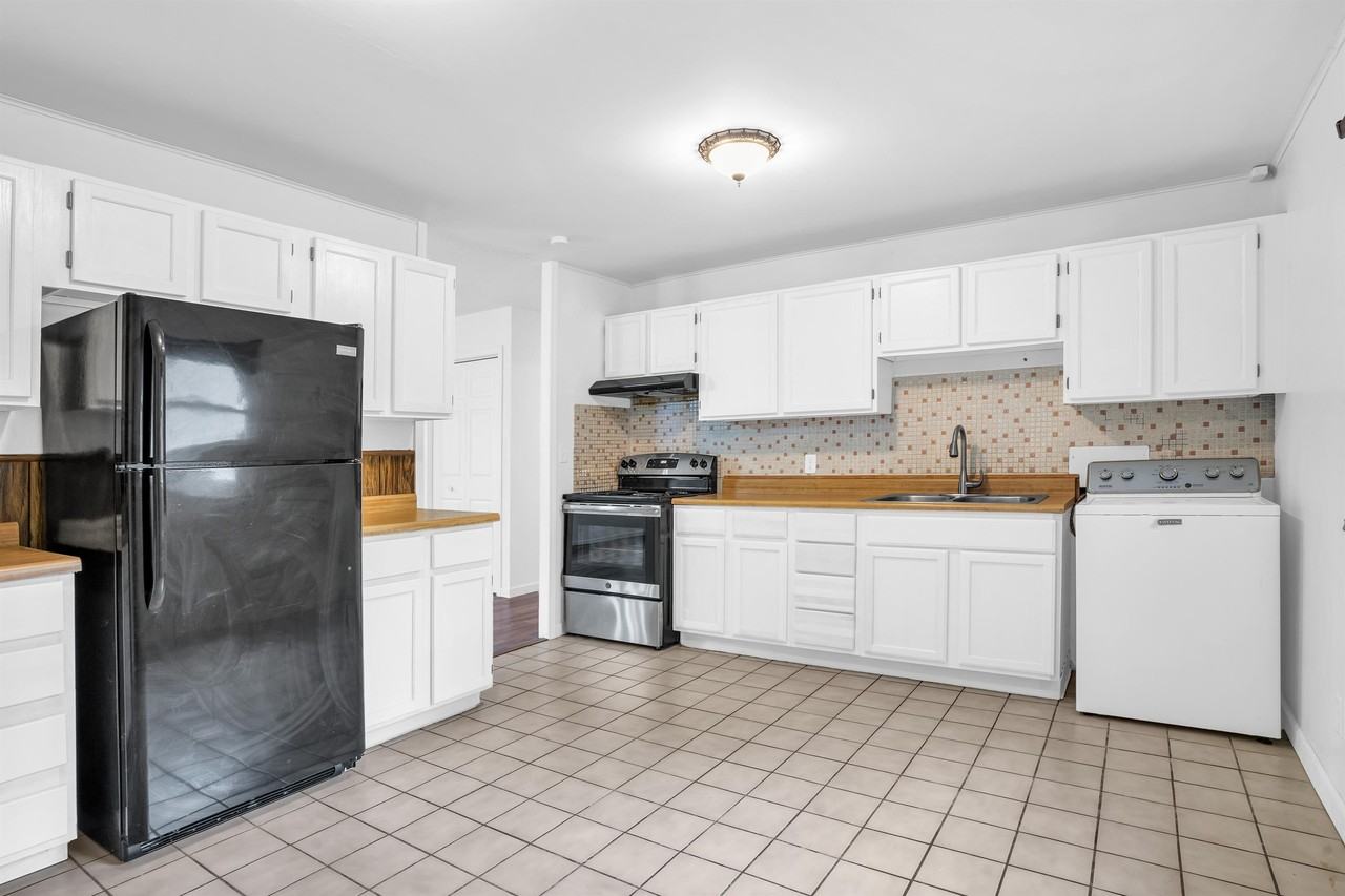 2719 E High St #1 - Photo 5 of 11