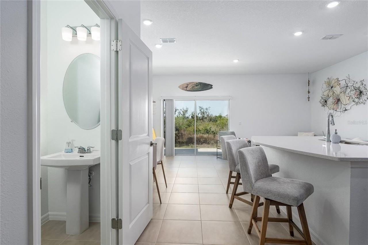 6011 Whetstone Ct - Photo 4 of 28