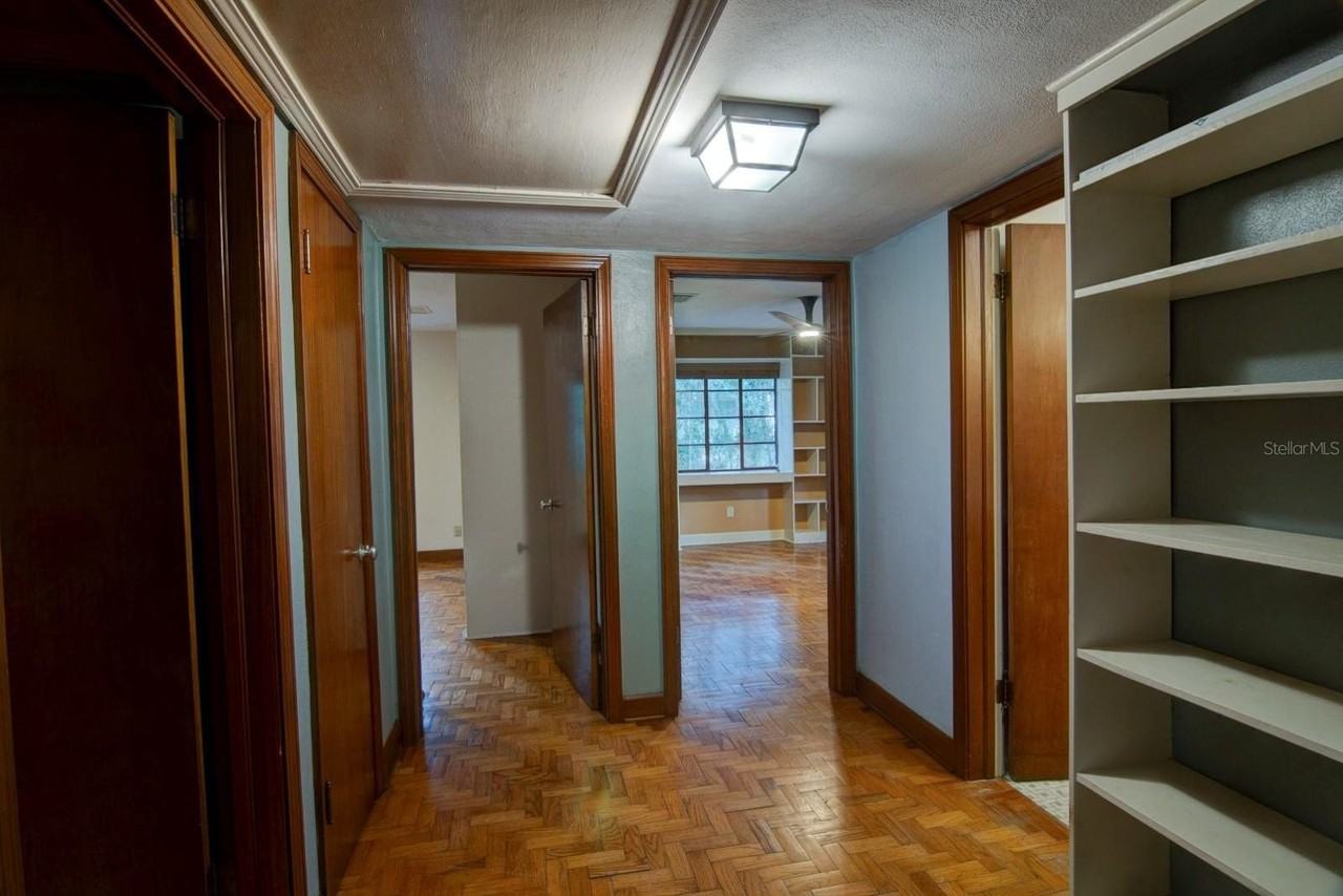 2049 Nw 9th Ave - Photo 4 of 17