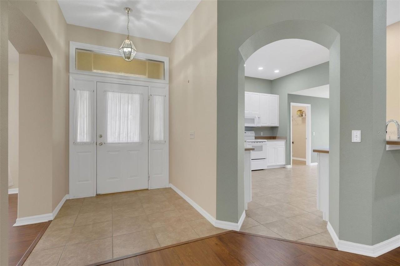 654 Lake Clark Pl - Photo 4 of 41