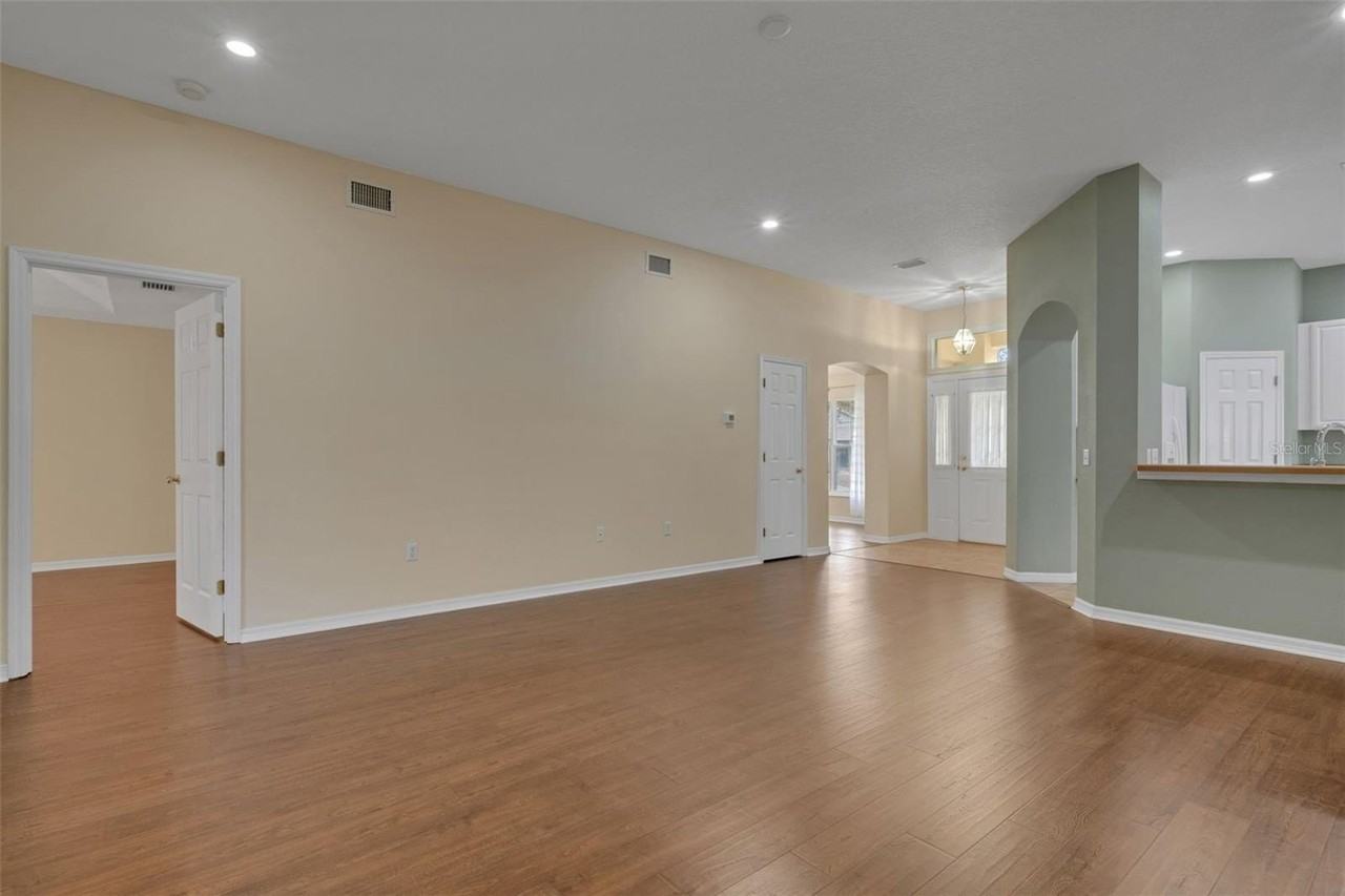 654 Lake Clark Pl - Photo 6 of 41