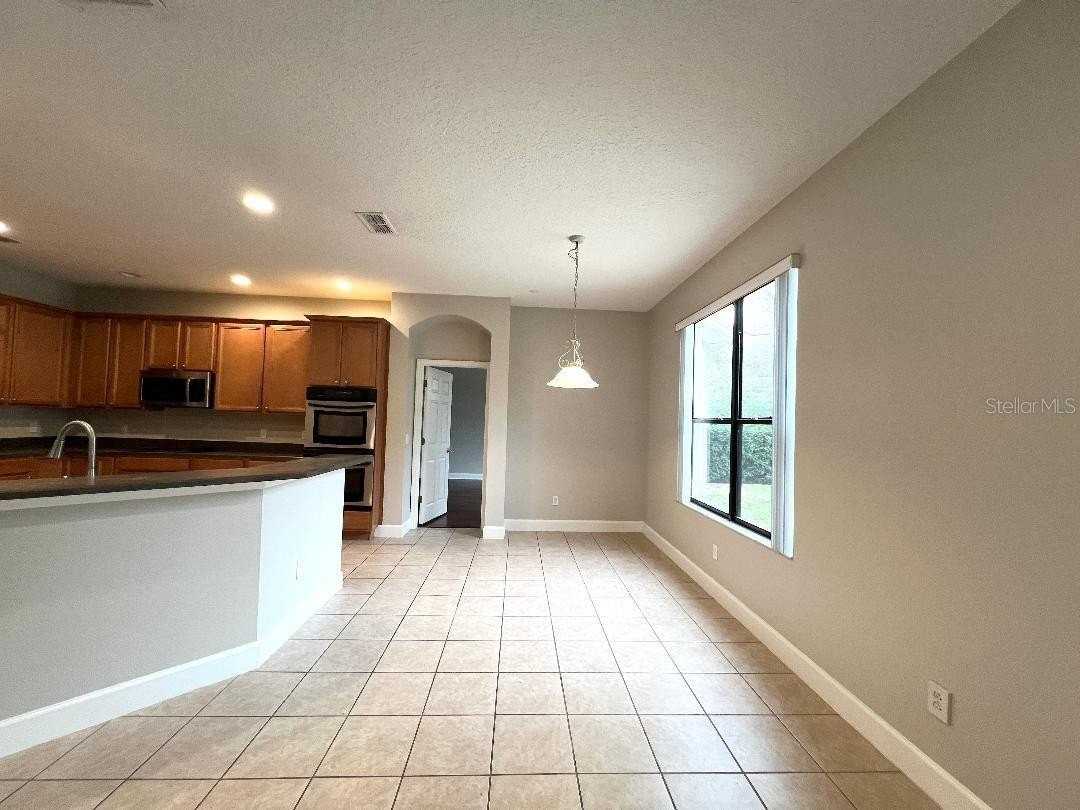 845 Arbormoor Pl - Photo 7 of 32