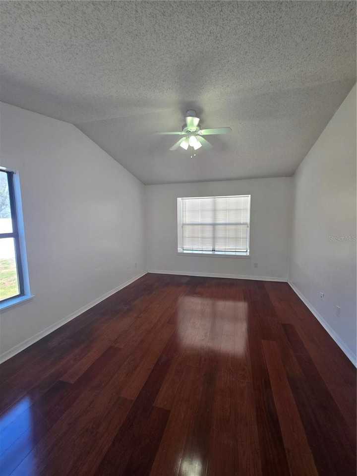 4403 Seawater St - Photo 7 of 16