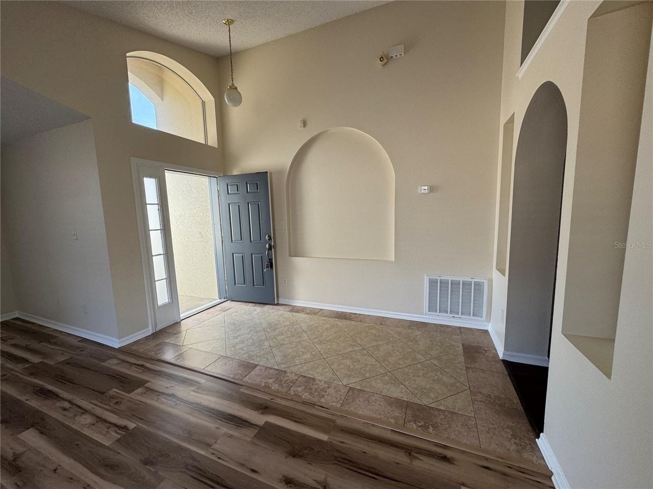 4436 Middleburg Ct - Photo 3 of 13