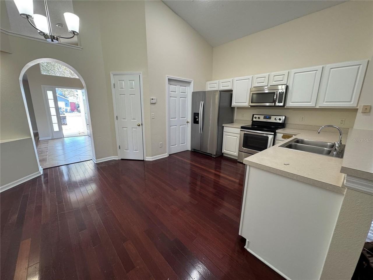 4436 Middleburg Ct - Photo 4 of 13