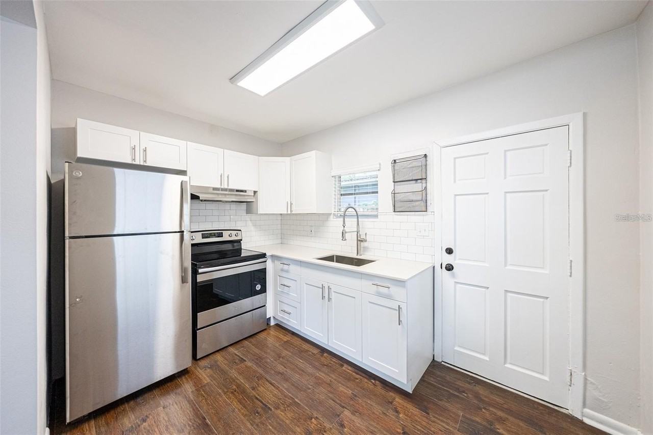 1115 S Mills Ave - Photo 2 of 22