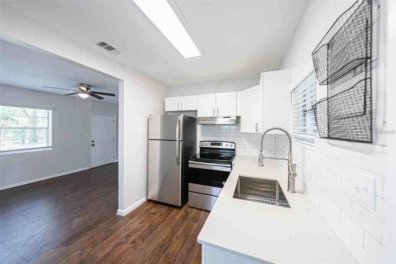 1115 S Mills Ave - Photo 3 of 22