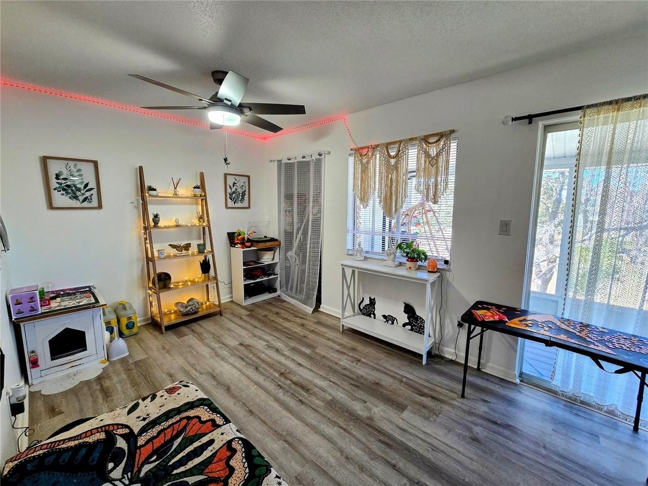 633 Silver Pass #B - Photo 4 of 27