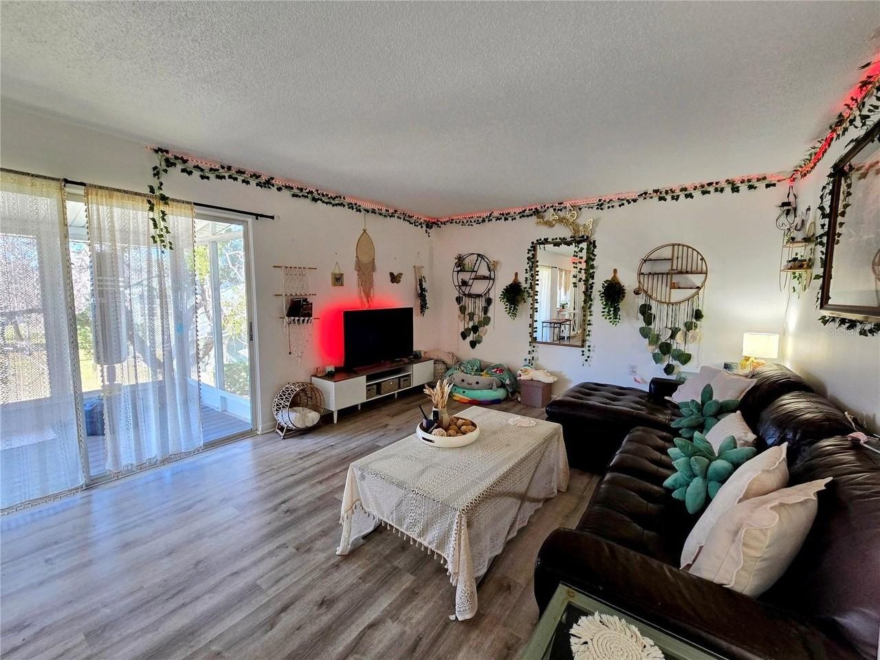 633 Silver Pass #B - Photo 5 of 27