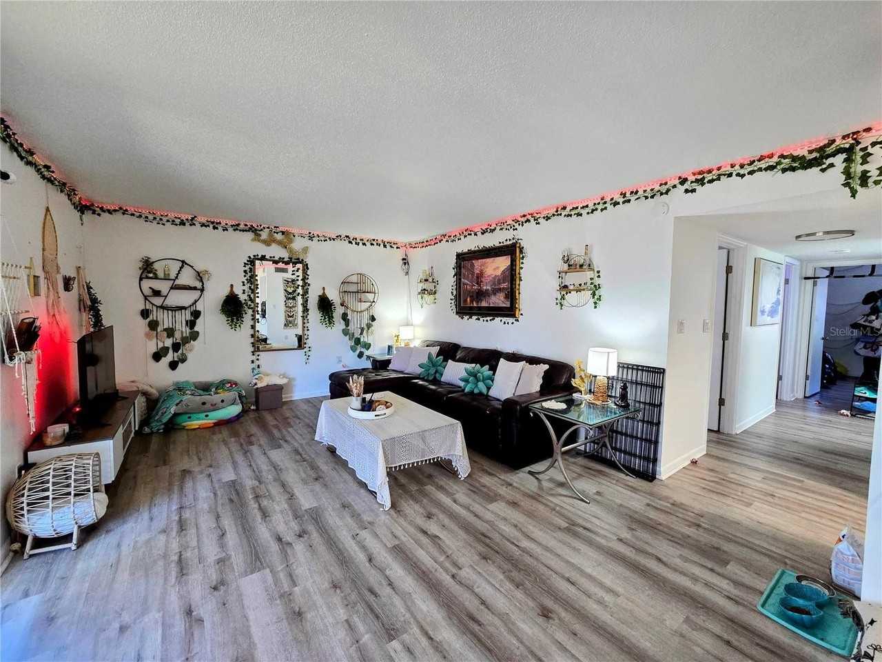 633 Silver Pass #B - Photo 7 of 27