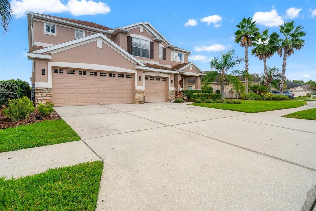 2330 Nesslewood Dr - Photo 2 of 50