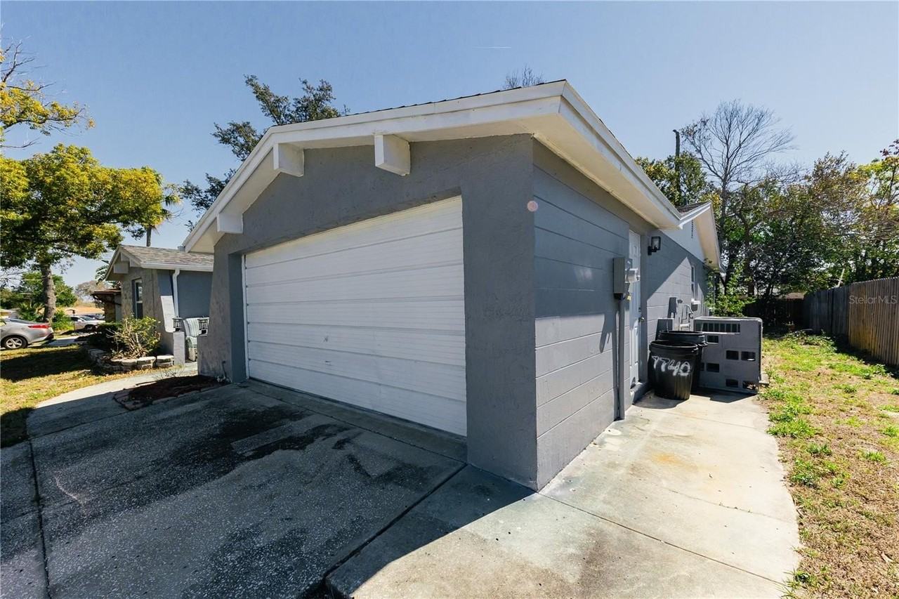 7740 Sagebrush Dr - Photo 3 of 26