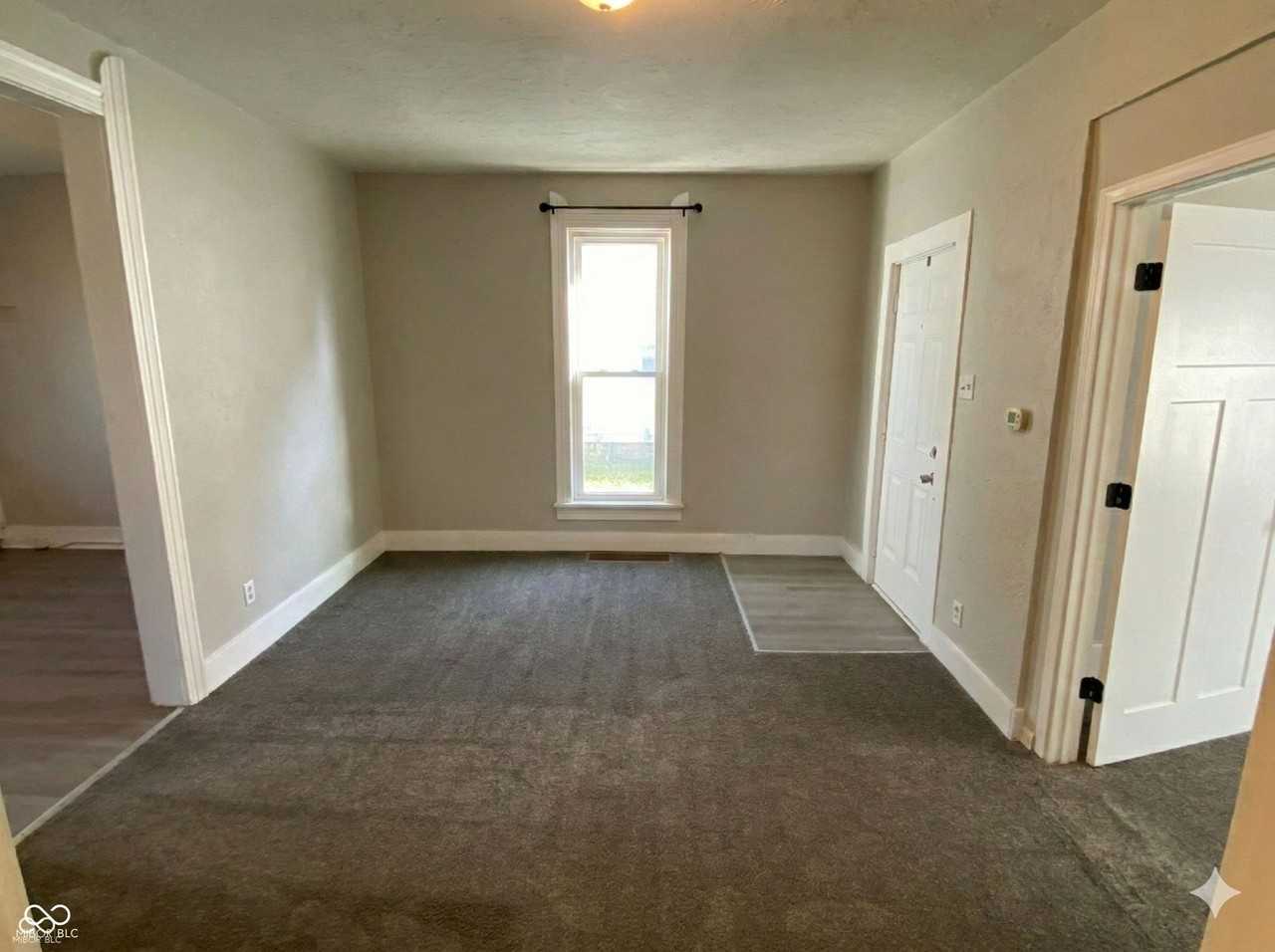 510 W 5th St - Photo 3 of 16