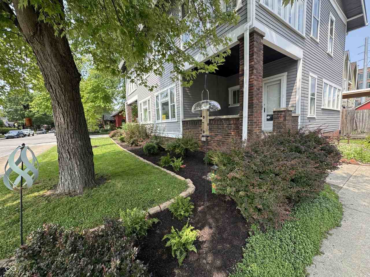 809 Broadway St - Photo 2 of 32