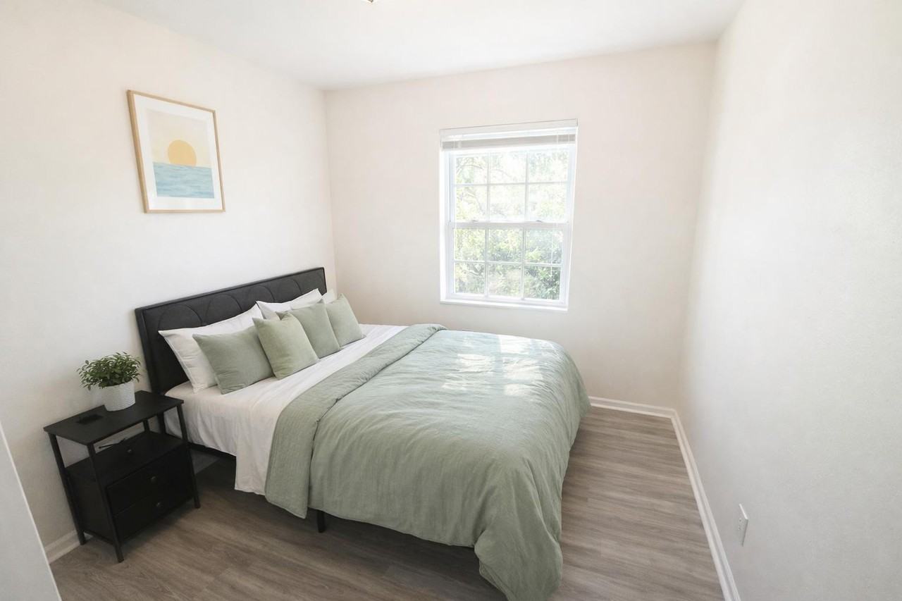 Camelot Pkwy - Photo 3 of 5