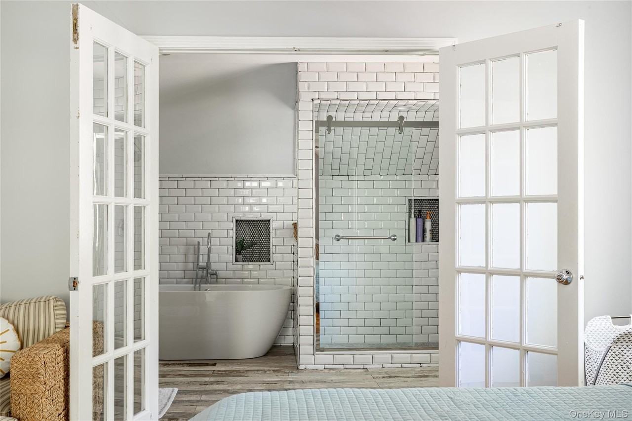 2300 Pine Tree Rd - Photo 5 of 45