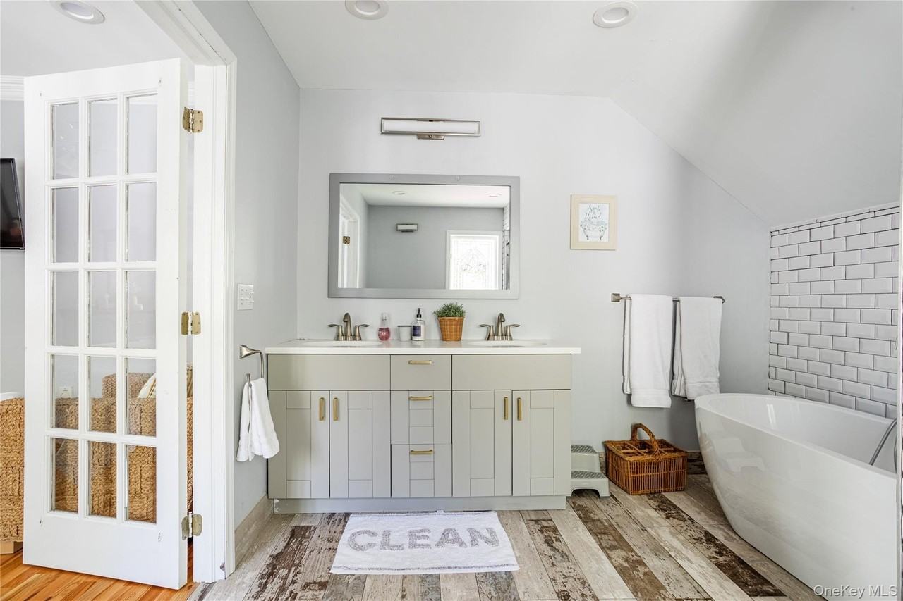 2300 Pine Tree Rd - Photo 6 of 45