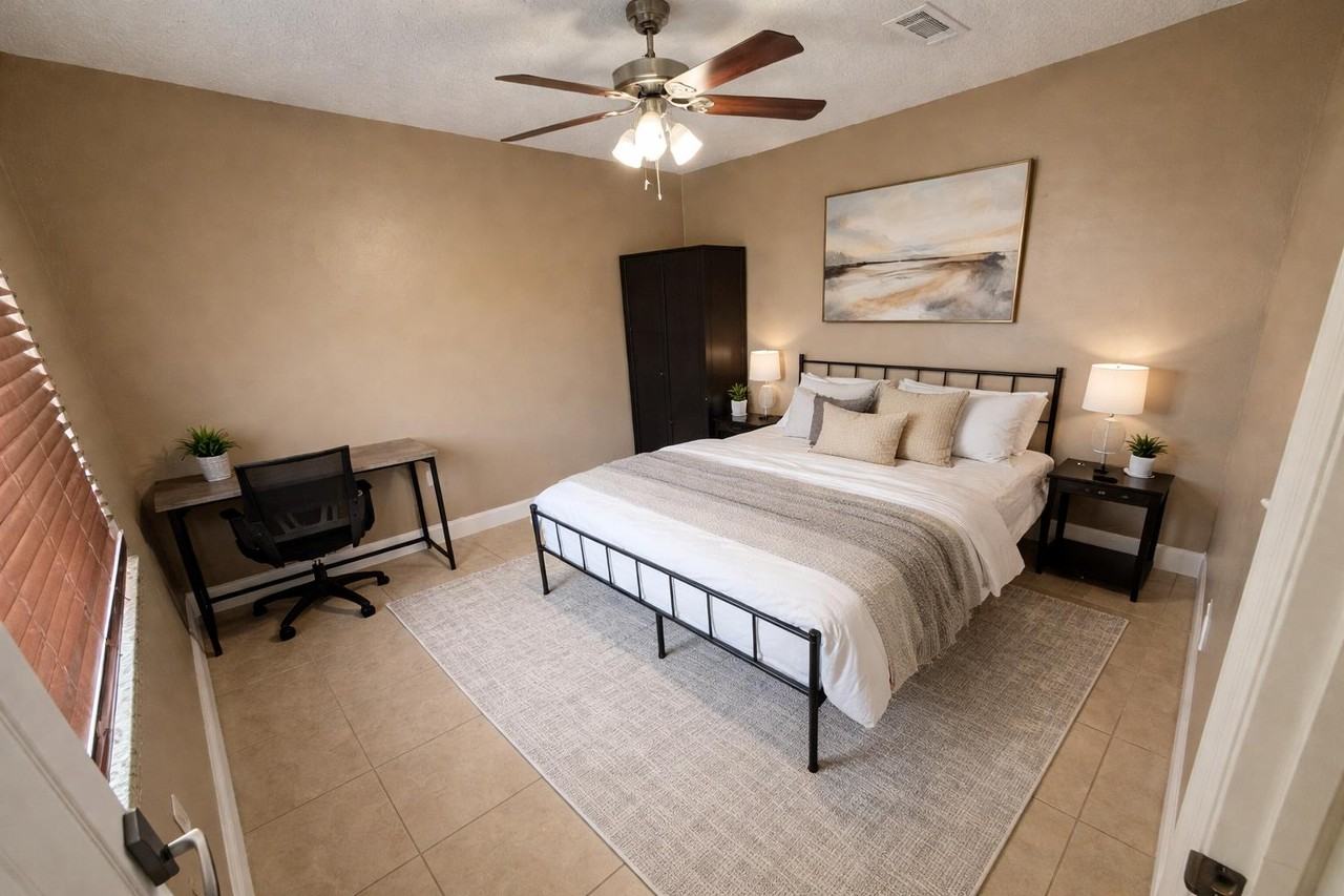 Orkney Ave N - Photo 2 of 4