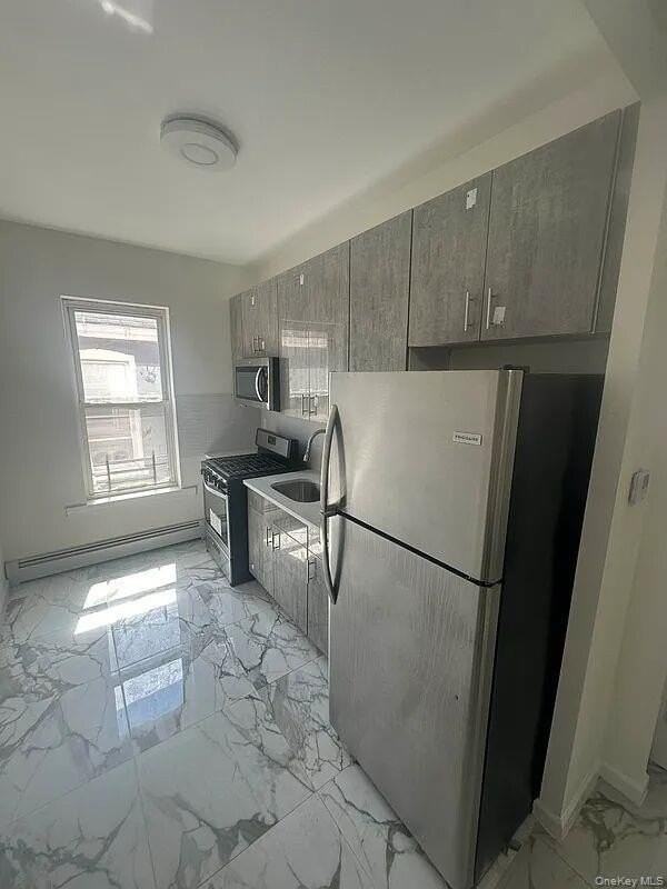 1333 Noble Ave Apt 2 - Photo 3 of 19