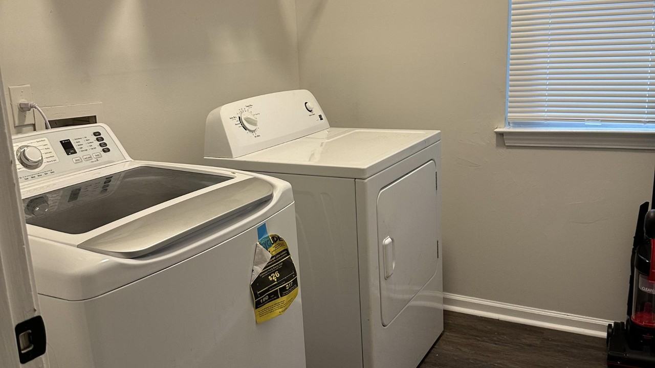 Yonkers Ave Nw - Photo 2 of 10