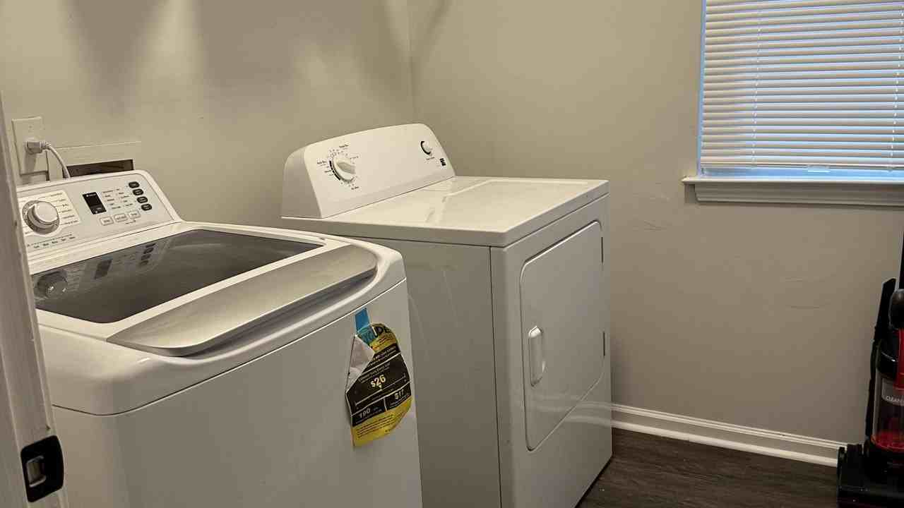 Yonkers Ave Nw - Photo 6 of 10