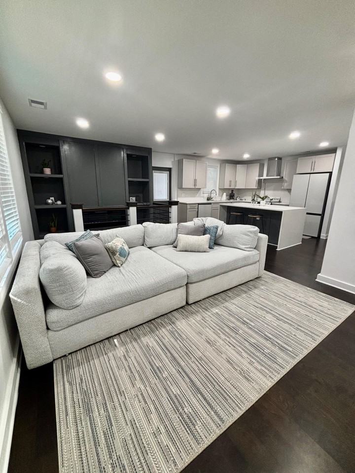 Swallow Cir Se - Photo 3 of 9