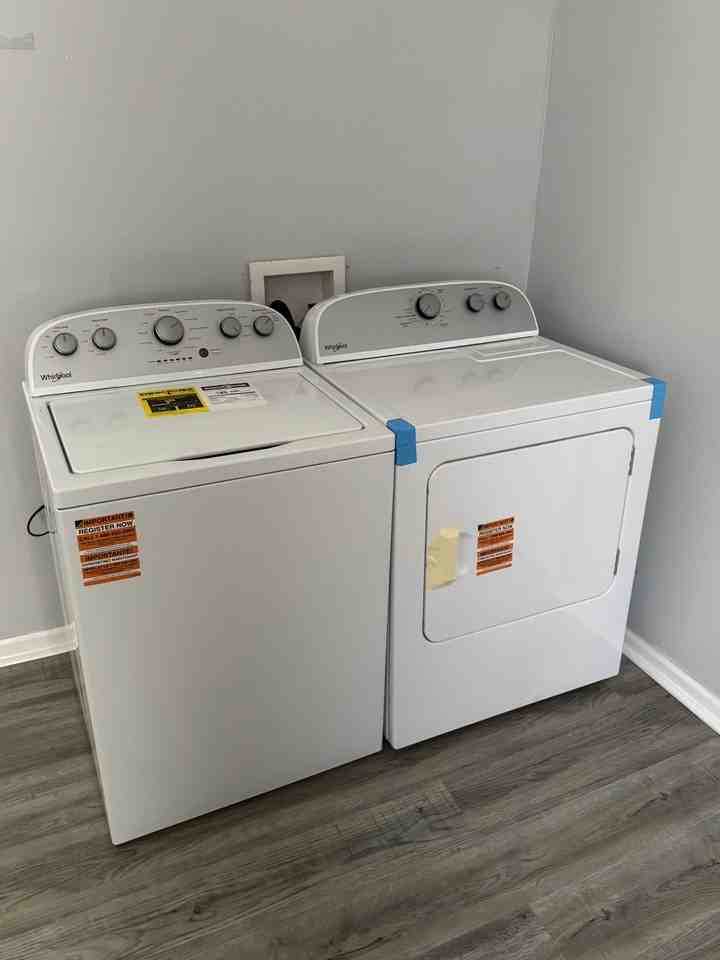 Harlan St - Photo 2 of 9