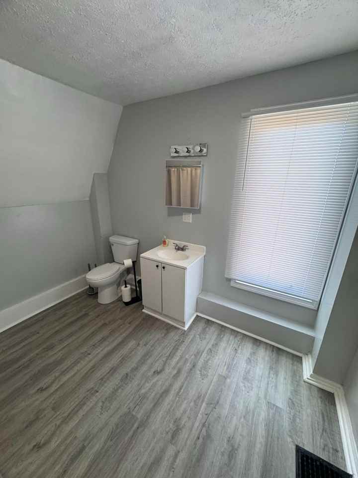 Harlan St - Photo 4 of 9