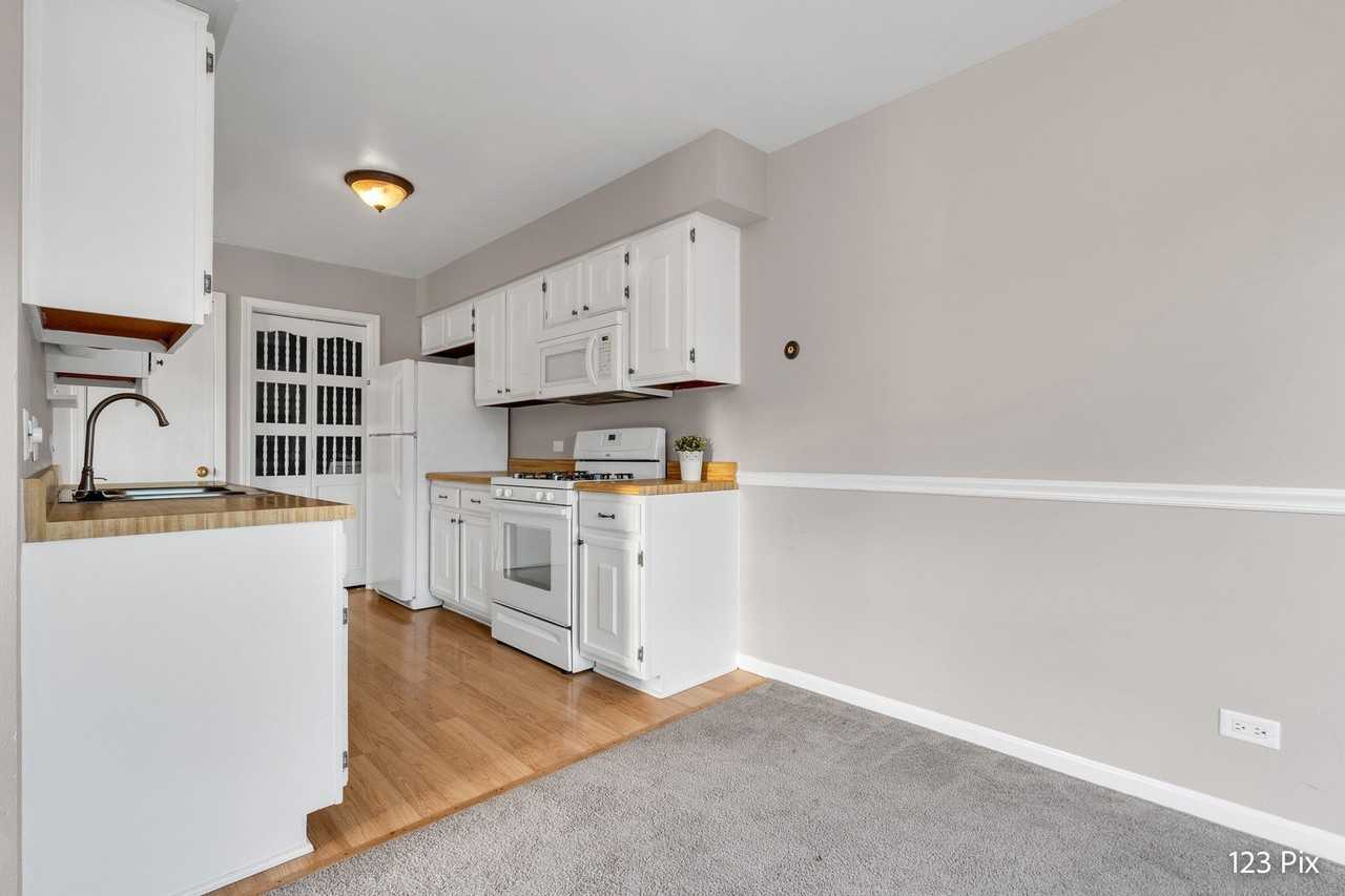 111 Brookwood Ct Unit 111 - Photo 6 of 24