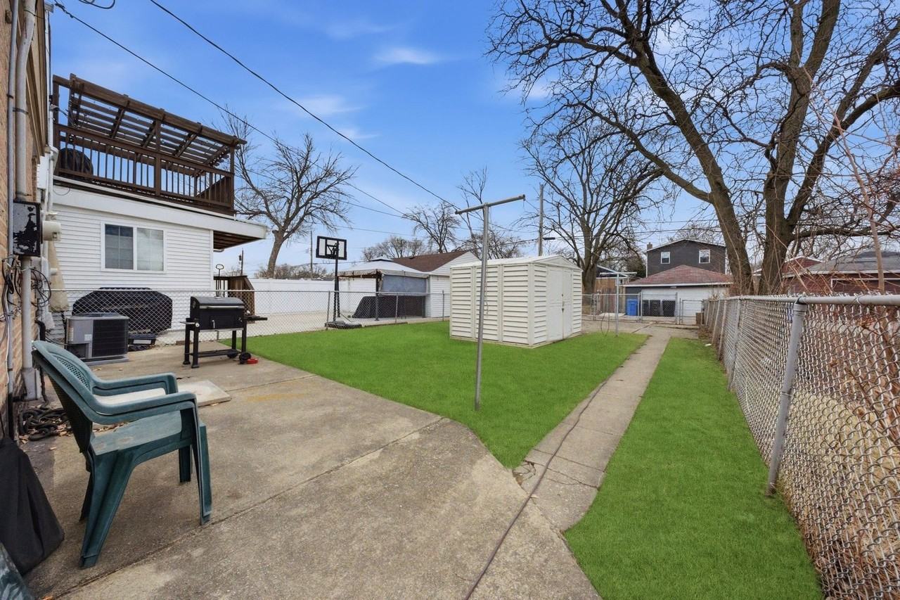 4605 S Laramie Ave - Photo 6 of 33