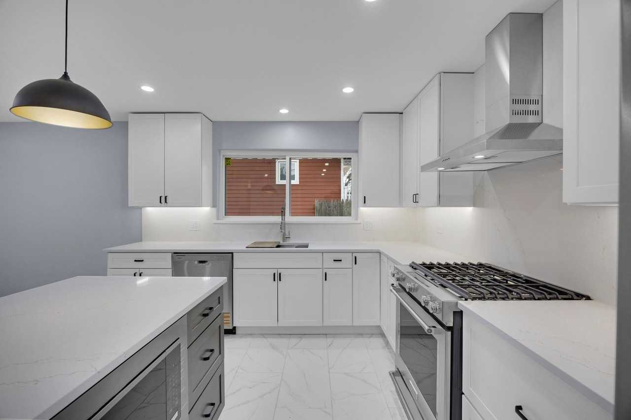 5924 El Morro Ln - Photo 6 of 13