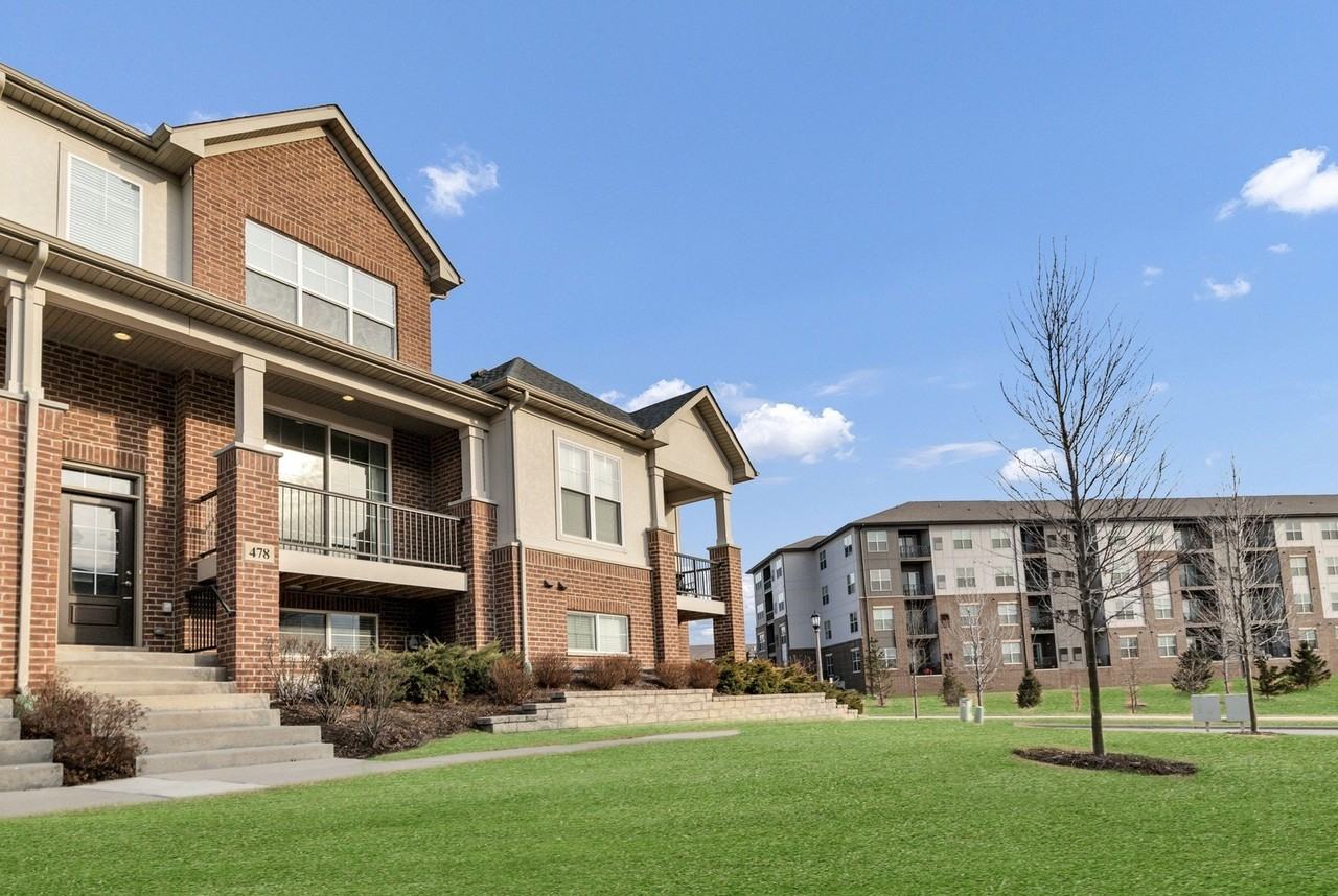 478 Woodmoor Dr Unit 478 - Photo 2 of 37