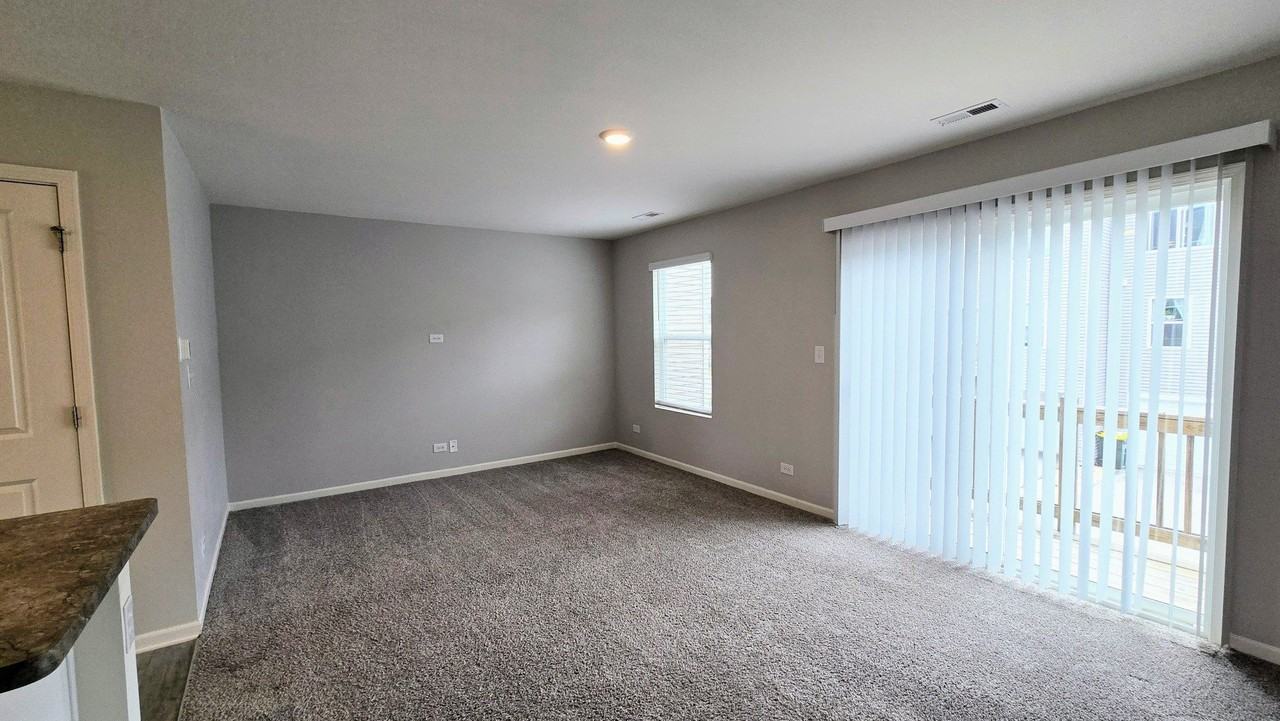 2484 Alison Ave - Photo 3 of 24