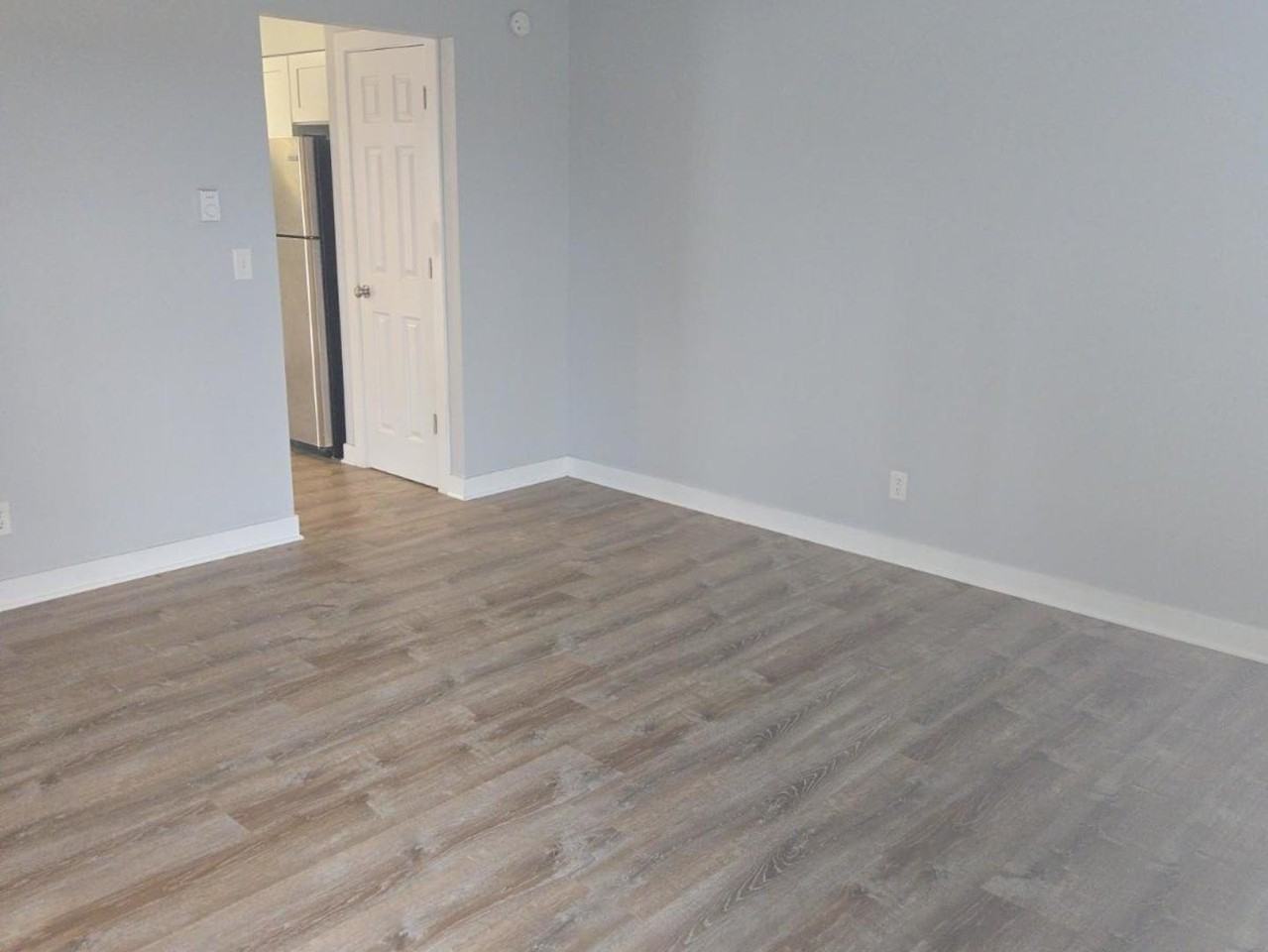 308 Heustis St Apt 4 - Photo 5 of 12