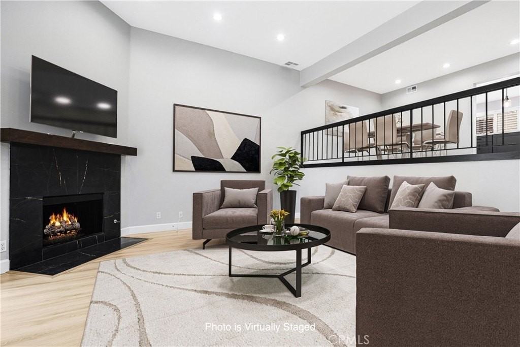 5800 Owensmouth Ave #4 - Photo 2 of 27