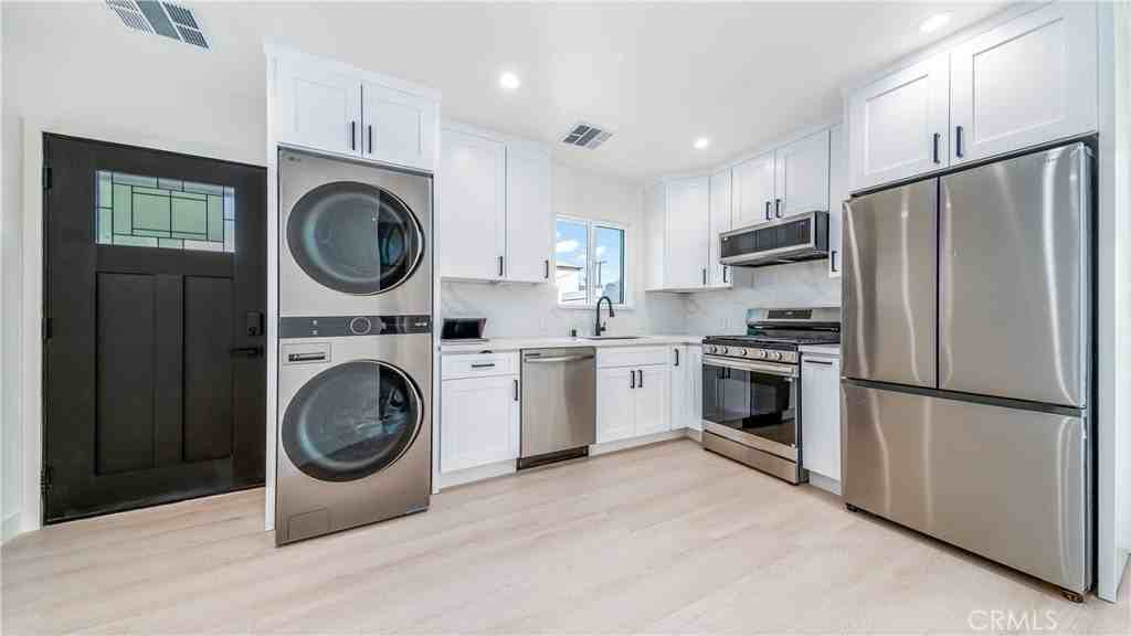 7122 Teesdale Ave - Photo 5 of 13