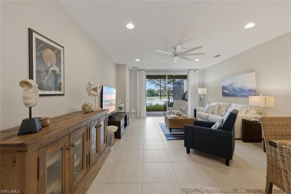 14827 Edgewater Cir - Photo 5 of 49