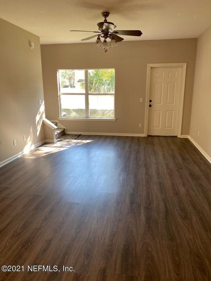 1109 Southern Mill Ct - Photo 3 of 19