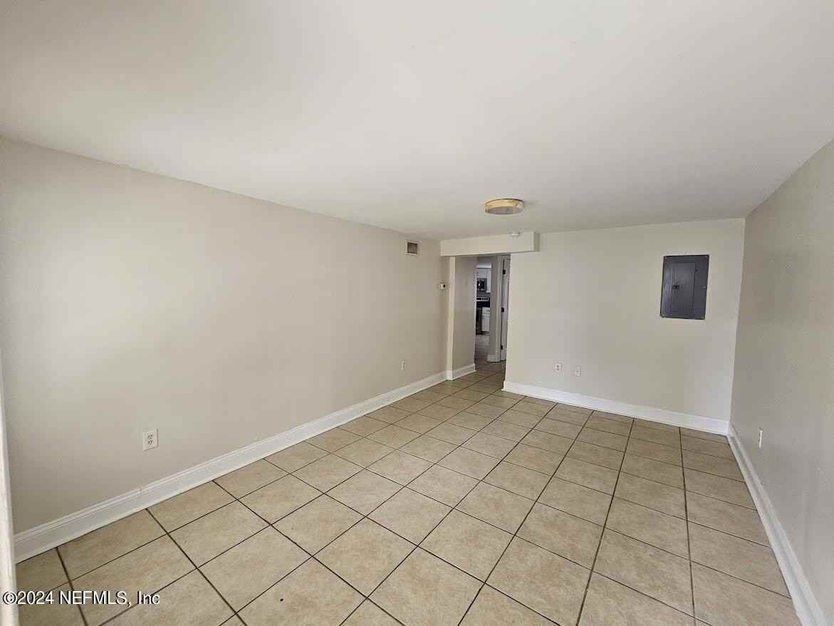 925 Phillips St Apt 1 - Photo 3 of 13