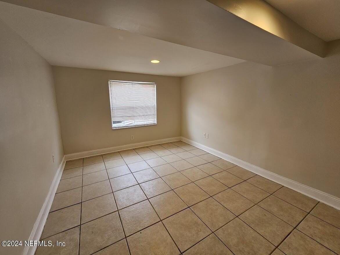 925 Phillips St Apt 1 - Photo 7 of 13