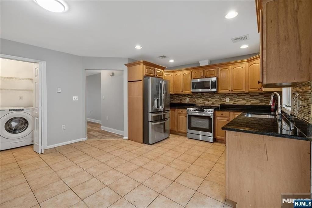 178 Undercliff Ave - Photo 7 of 20