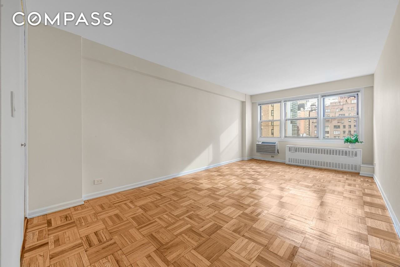 150 E 37th St #10F - Photo 3 of 16