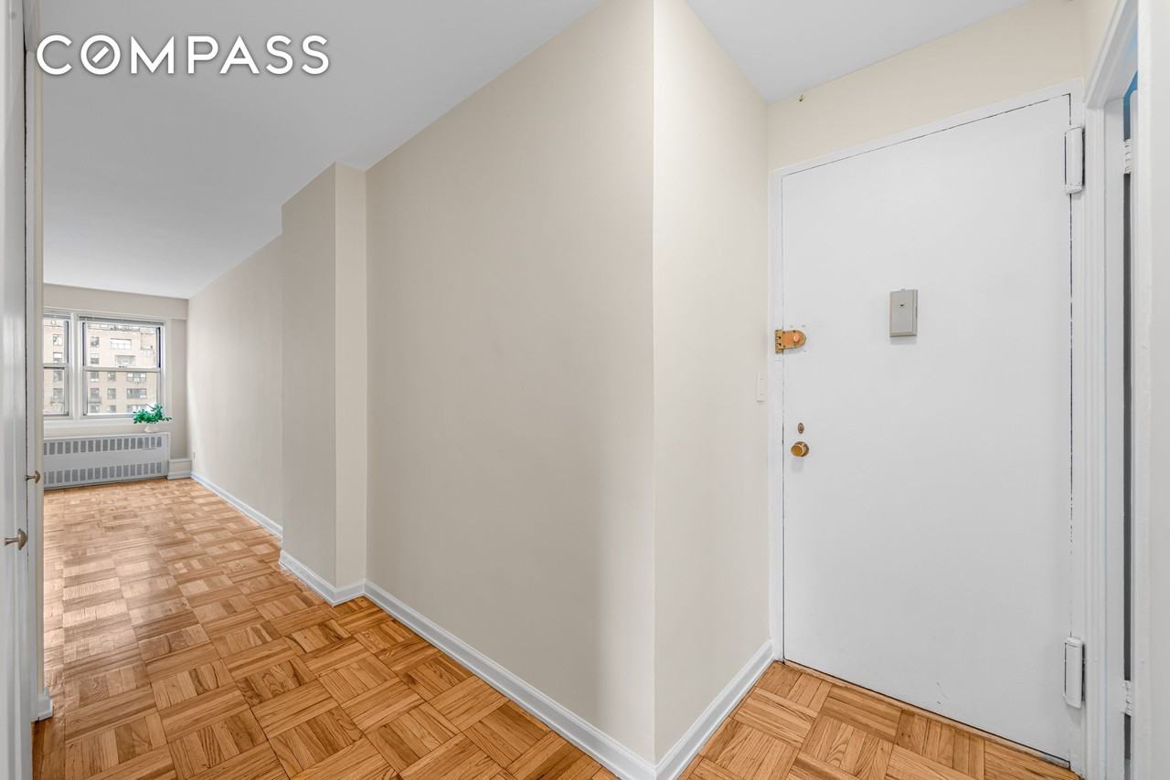 150 E 37th St #10F - Photo 4 of 16