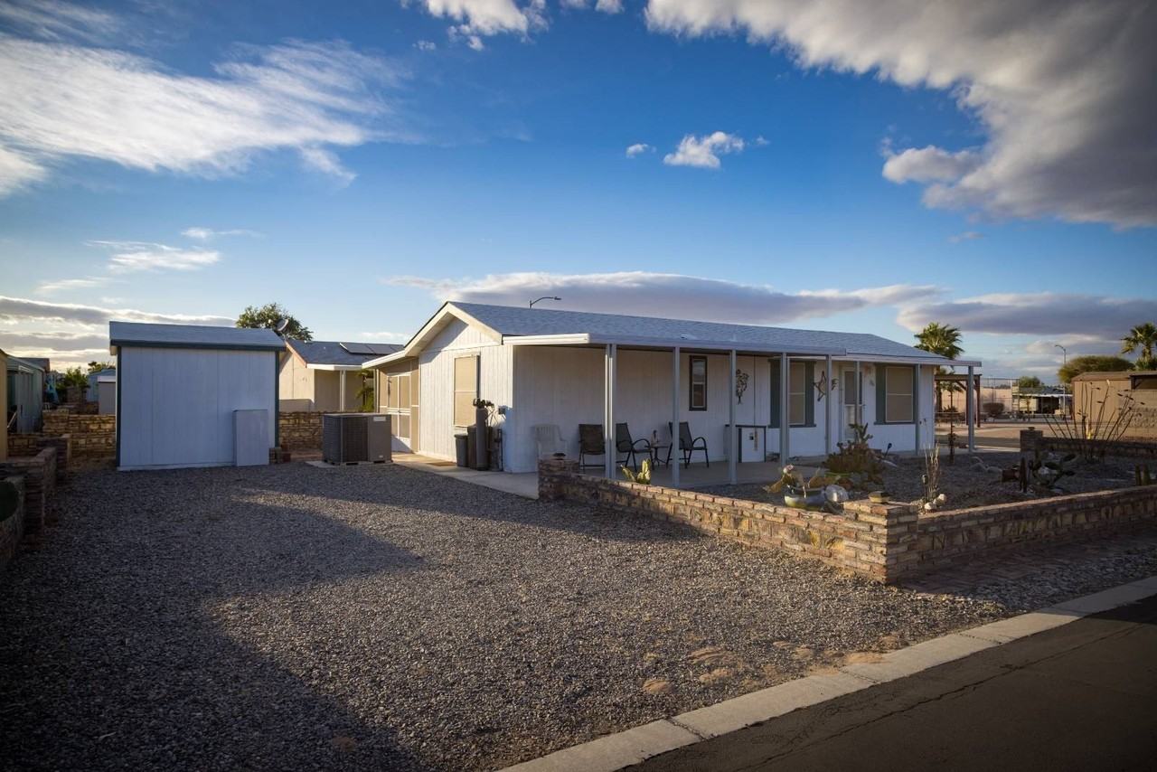 9351 E 28th St #86 - Photo 4 of 16