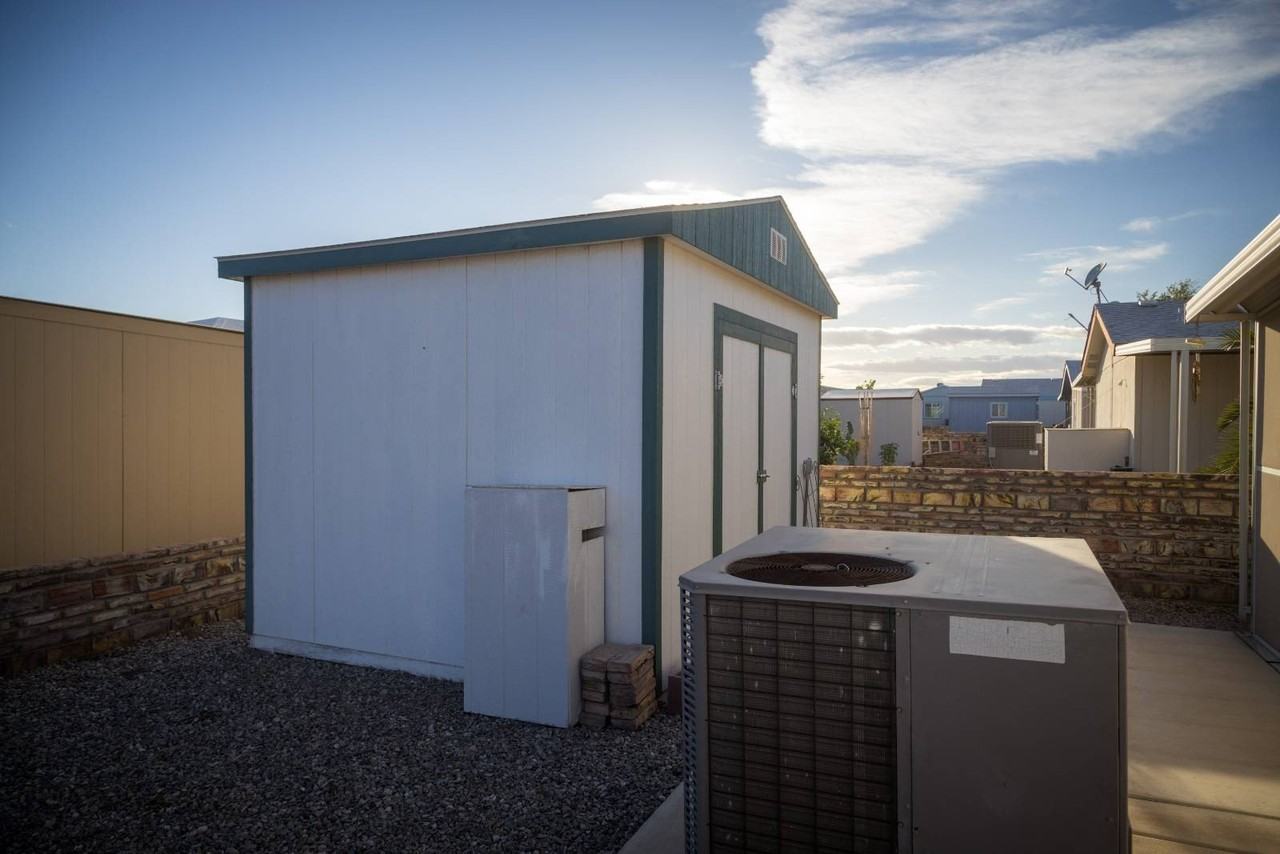 9351 E 28th St #86 - Photo 5 of 16